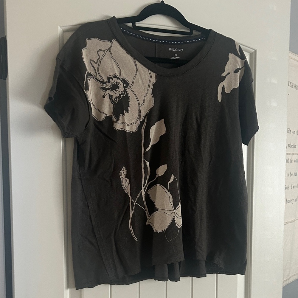 Pilcro Black and White Floral Short Sleeve Tee